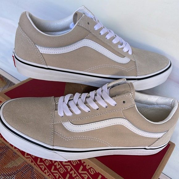 Vans WMNS Old Skool
Color Theory French Oak
VN0005UFBLL
Sneakers - Picture 10 of 16
